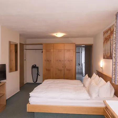 Breitenbacher Hof Szálloda 3*