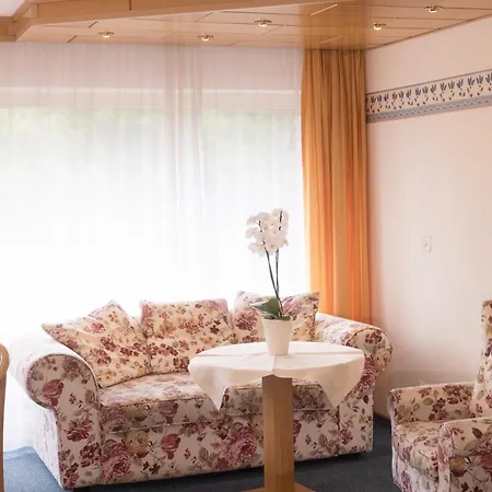 Restaurant Breitenbacher Hof מלון