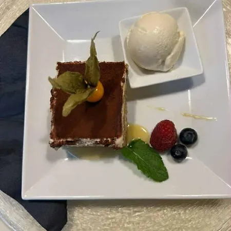 Restaurant Breitenbacher Hof מלון
