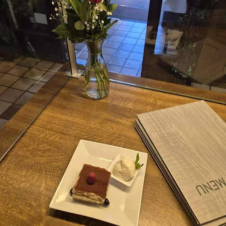 מלון Restaurant Breitenbacher Hof