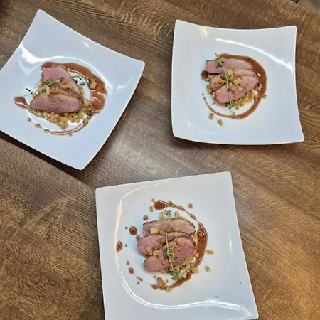 Restaurant Breitenbacher Hof מלון 3*